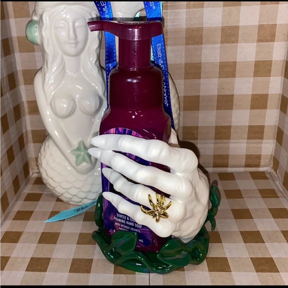BATH AND BODY WORKS HALLOWEEN IVY HAND FOAMING SOAP HOLDER